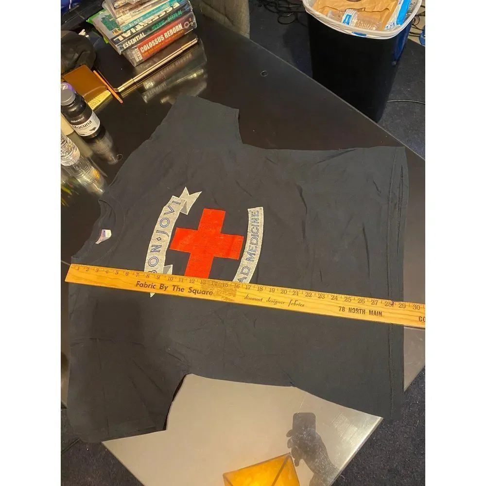 Bad Medicine T shirt, classic Bon Jovi, EUC, XL, excellent graphics, Hanes - Picture 5 of 6